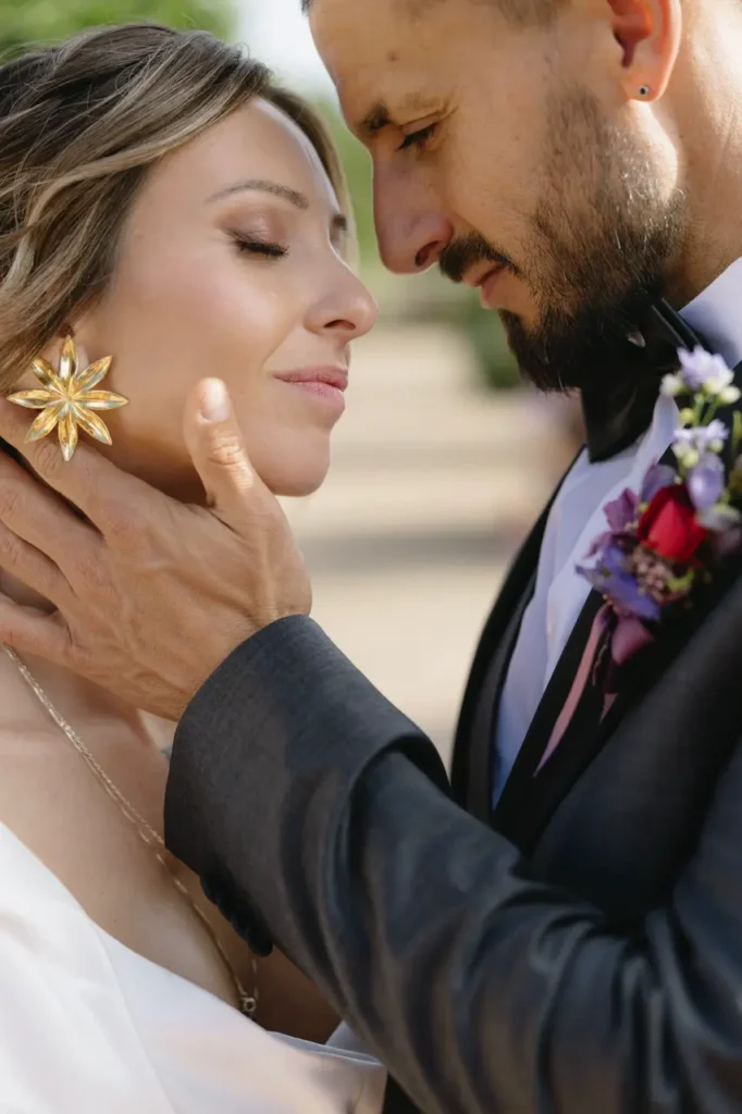 Brautpaar am Hochzeitstag auf Mallorca fotografiert von Hochzeitsfotograf Sandy Alonso